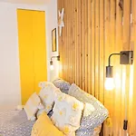 דירה House A Bord De *