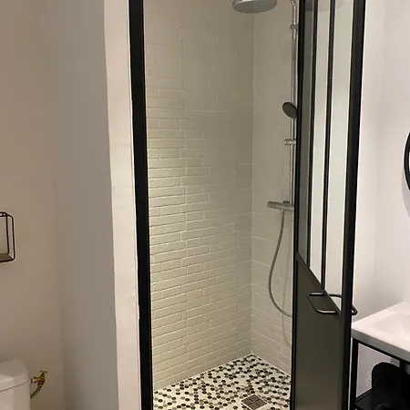 House A Bord De 아파트 *